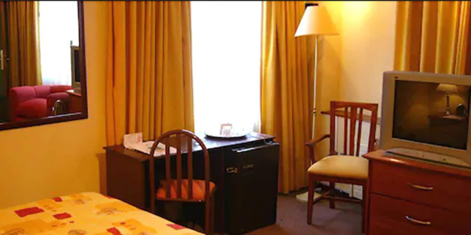 Hotel Alcala Del Rio ซานติอาโก ภายนอก รูปภาพ