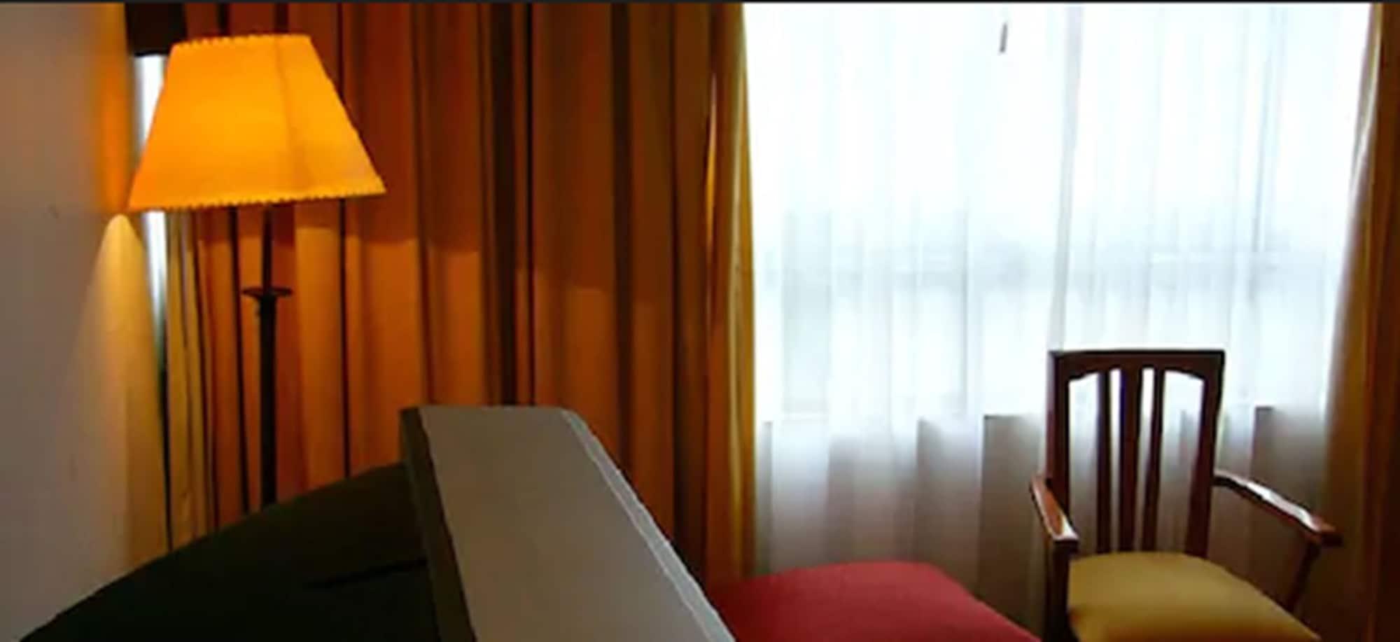 Hotel Alcala Del Rio ซานติอาโก ภายนอก รูปภาพ